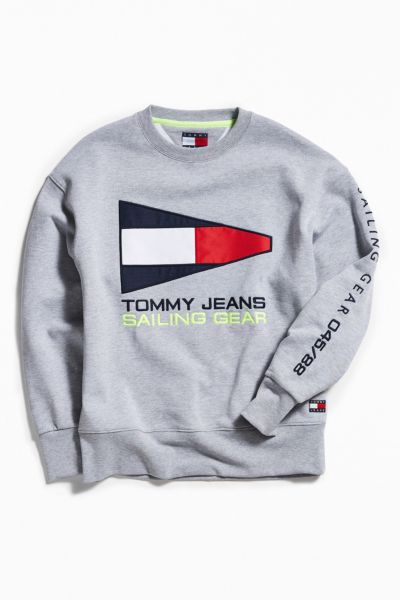 Tommy Jeans ‘90s Sailing Crew Neck Sweatshirt | Urban Outfitters