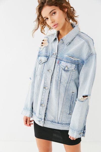 levi's oversized denim trucker jacket