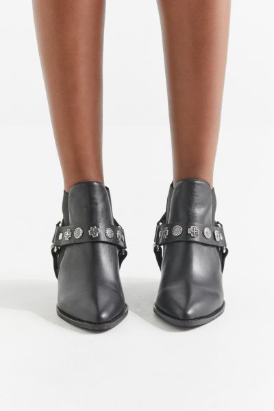 sol sana bruno boot