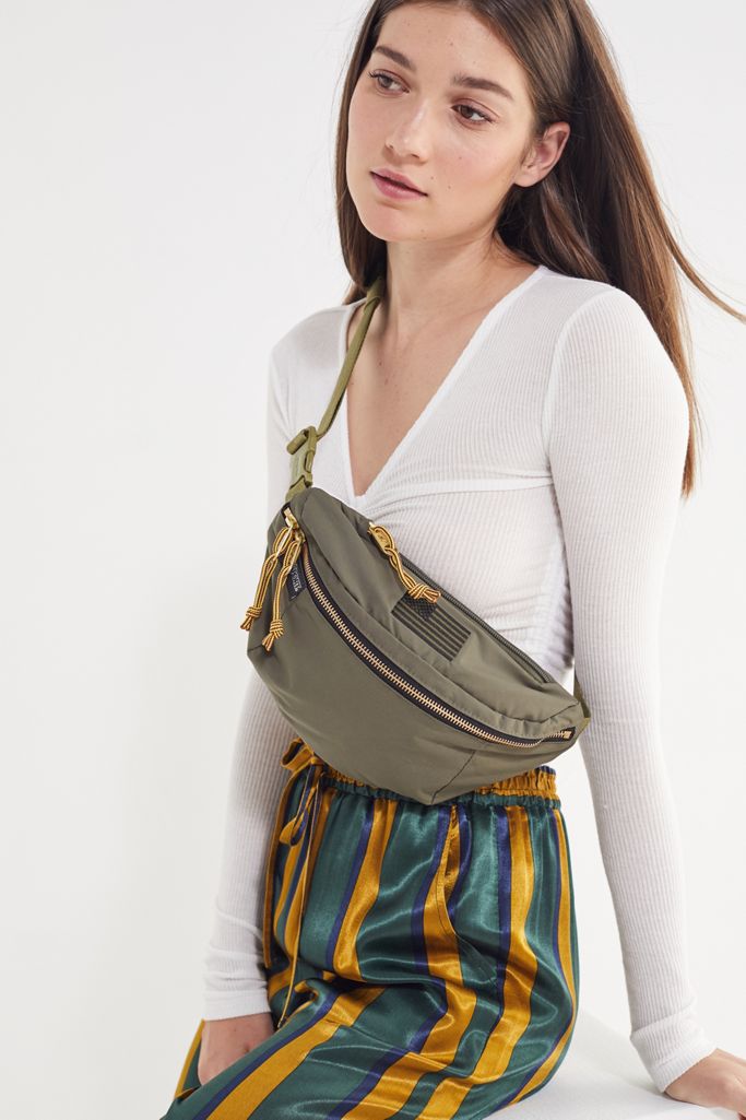 urban outfitters sling bag