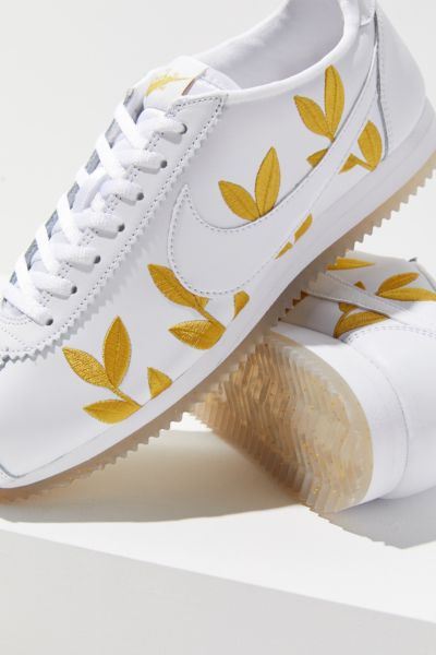 nike blazer orange label white