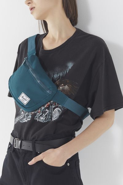 herschel fanny pack urban outfitters