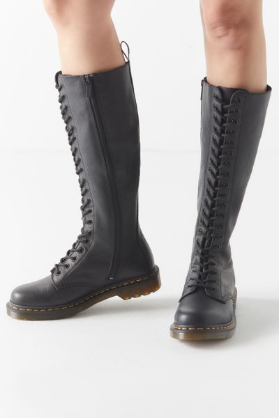 dr martens 20 eye