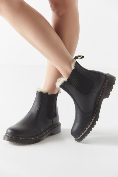 dr martens leonore fur lined black