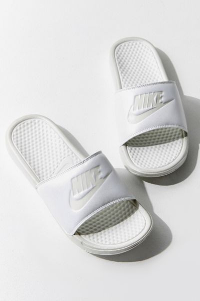 Nike Benassi JDI Mono Slide | Urban Outfitters