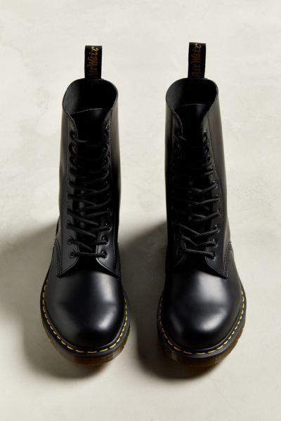 10 eye doc martens