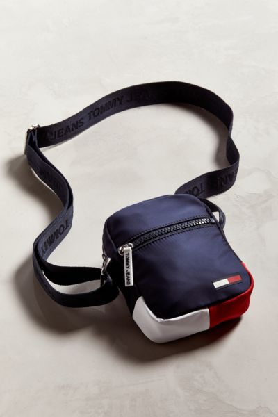 urban outfitters mini messenger bag