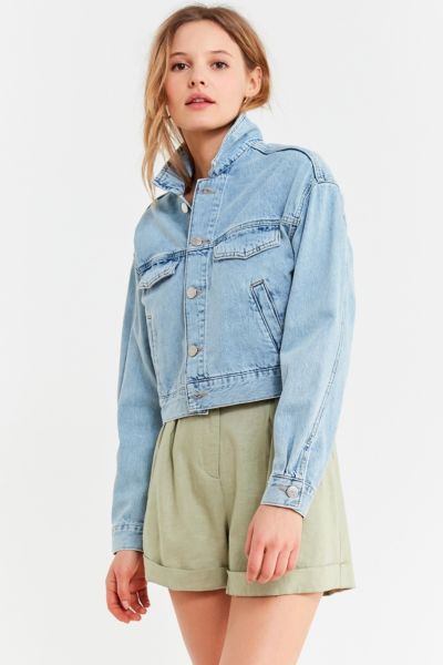 BDG Halle Cropped Denim Trucker Jacket | Urban Outfitters