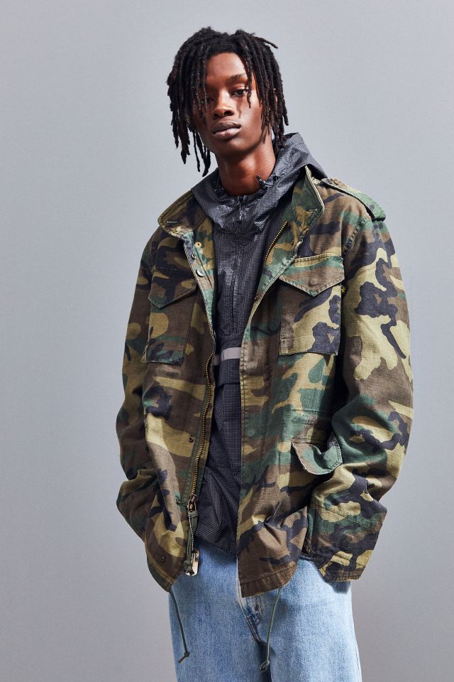Alpha Industries M-65 Camo Defender Jacket | Urban Outfitters