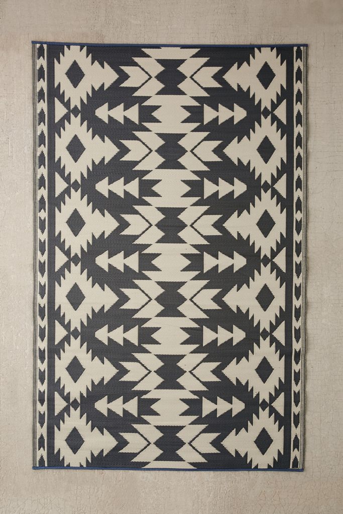 Mira Reversible Indoor/Outdoor Mat Urban Outfitters