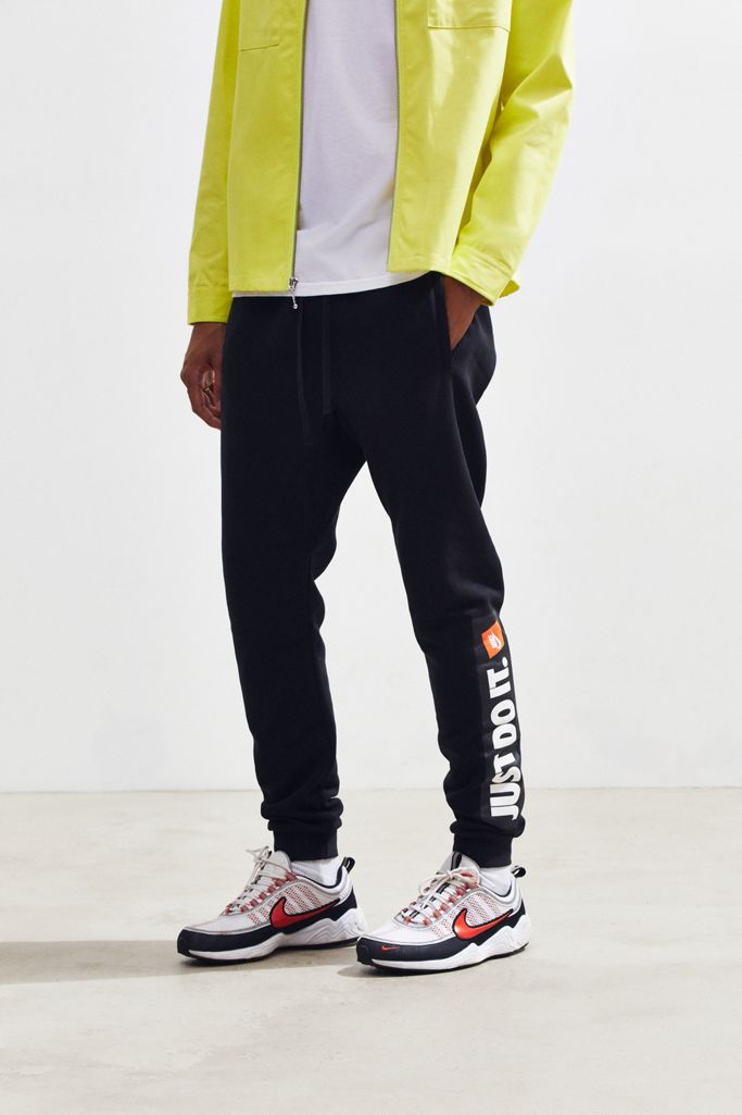 Nike Fleece Jogger Pant | Urban Outfitters