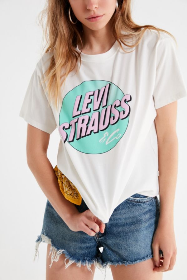 Levi’s Circle Logo Tee | Urban Outfitters