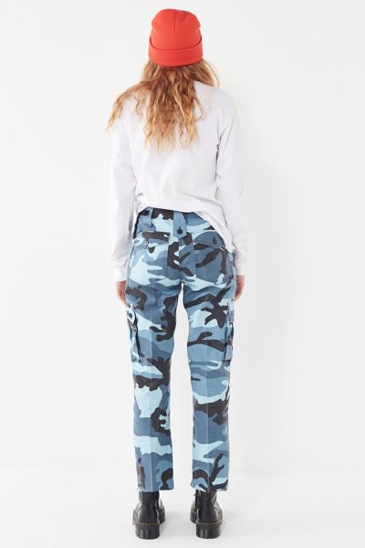 urban outfitters blue camo pants