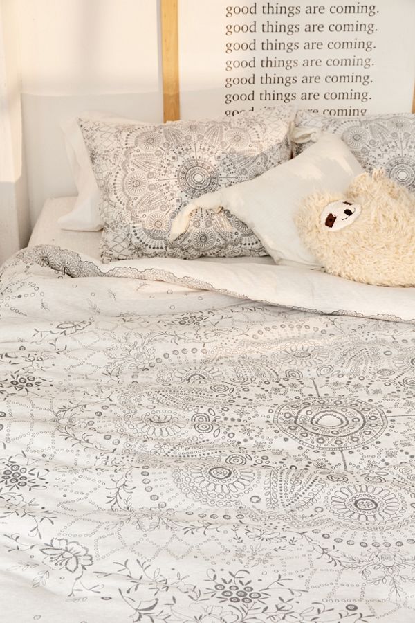 Amelia Medallion Jersey Comforter Snooze Set Urban Outfitters