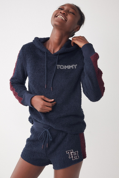 tommy hilfiger hoodie urban outfitters