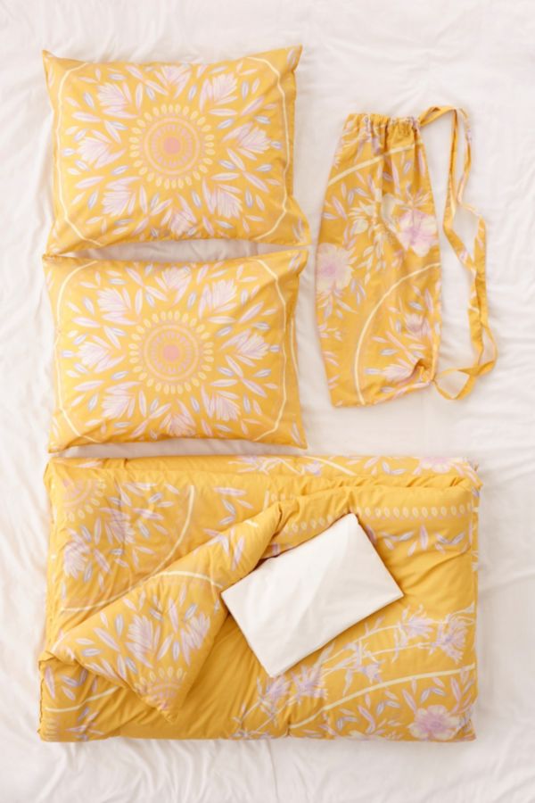 Iris Sketched Floral Comforter Snooze Set Urban Outfitters