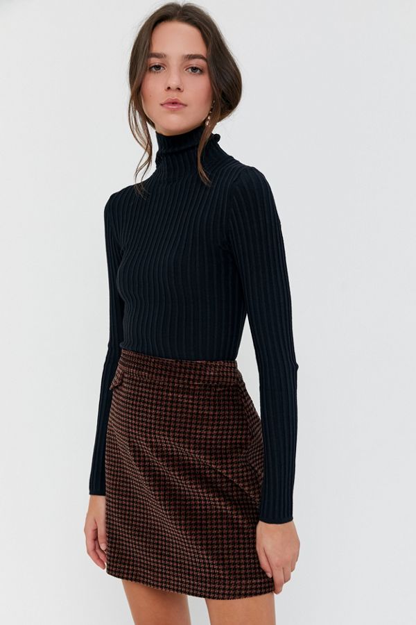 UO Ronnie Ribbed Knit Turtleneck Sweater | Urban Outfitters