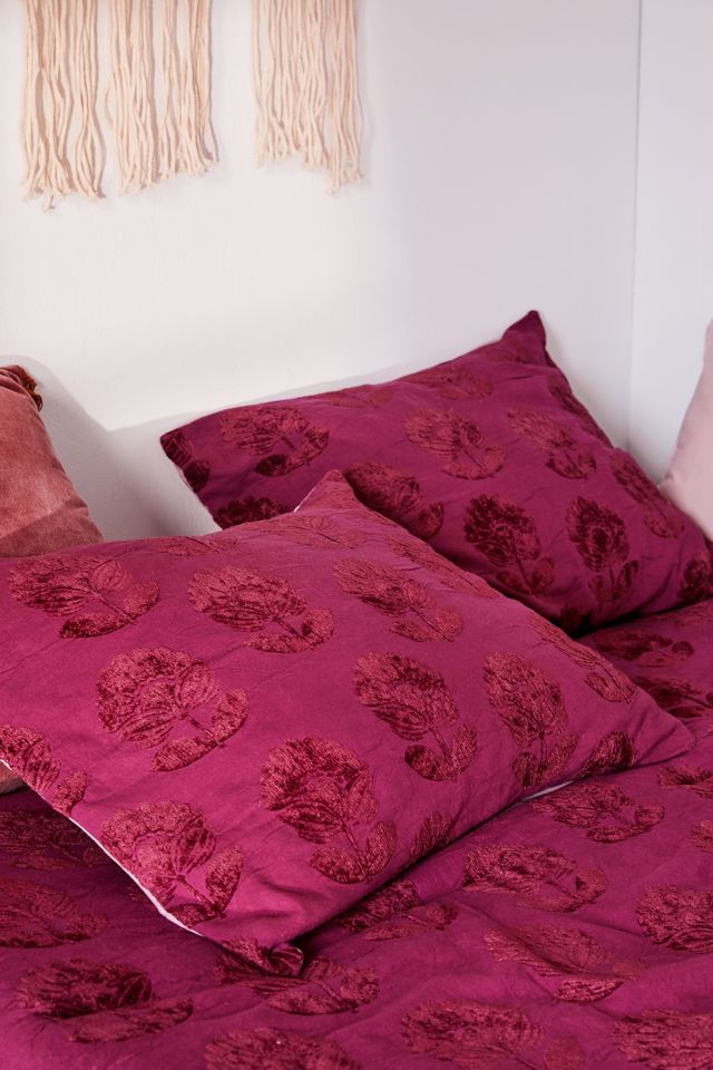 Floral Clipped Chenille Sham Set Urban Outfitters