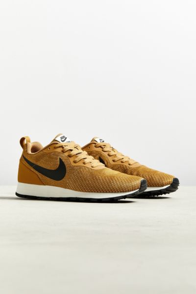 nike md runner 2 gold