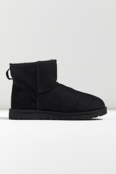 black mini uggs
