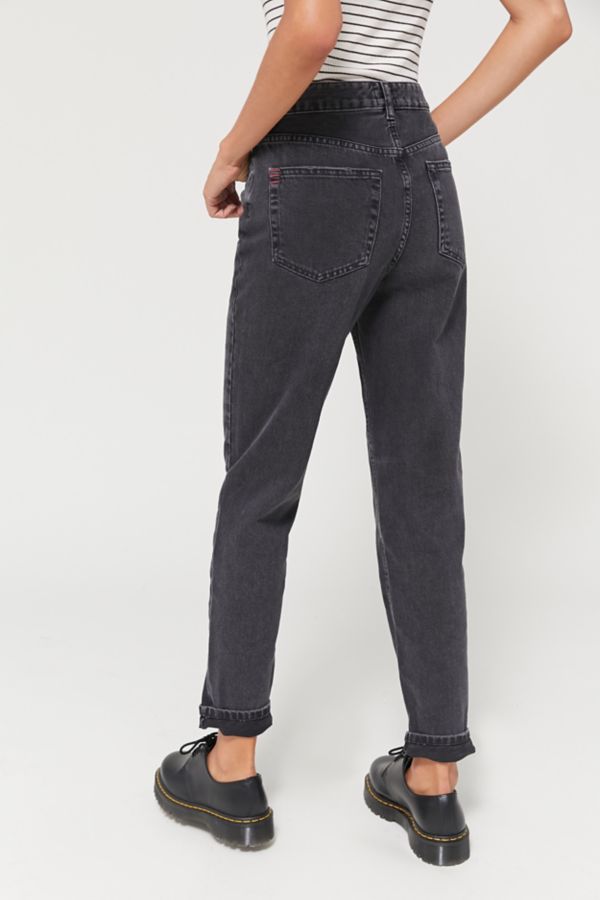 BDG High-Waisted Mom Jean – Washed Black | Urban Outfitters
