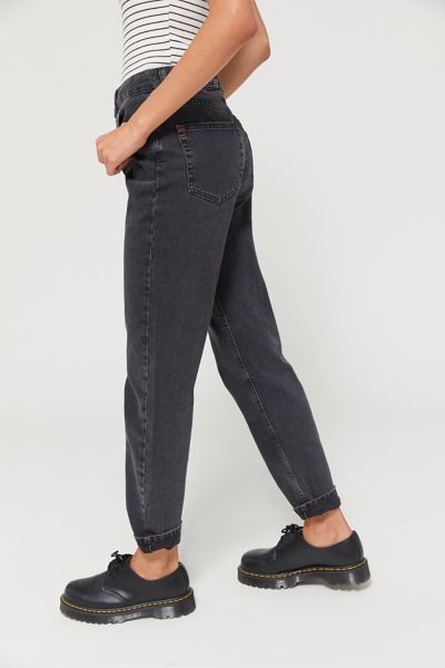 BDG High-Waisted Mom Jean – Washed 