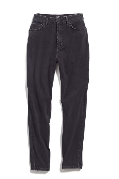 urban outfitters black mom jeans