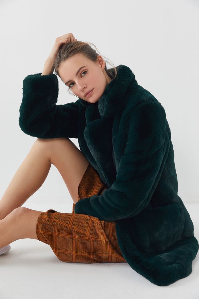 Apparis Sophie Oversized Faux Fur Coat | Urban Outfitters Canada