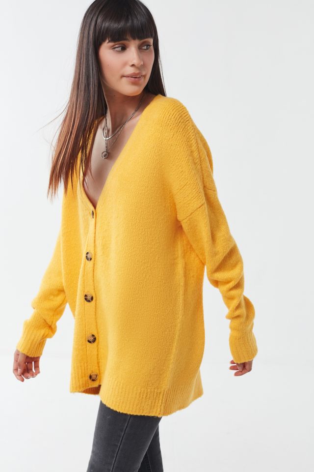 UO Jordan Oversized Plush Cardigan | Urban Outfitters Canada