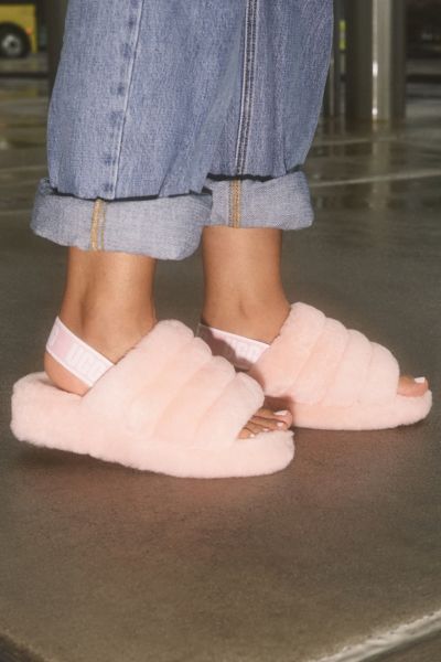 ندوة فرع كافية ugg slides on feet 