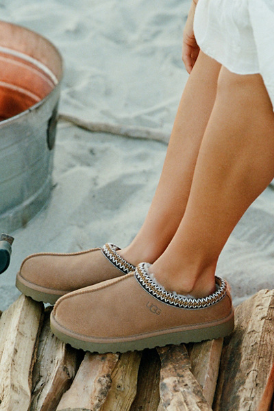 ugg slippers urban outfitters