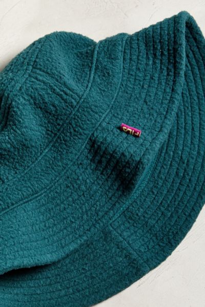 green fila hat