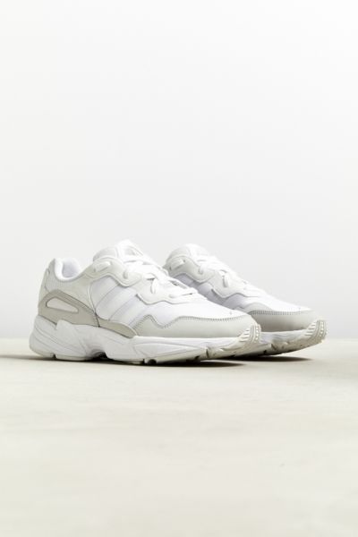 yung adidas offerta