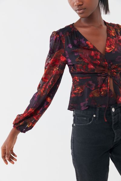 ASTR The Label Gianna Floral Top | Urban Outfitters