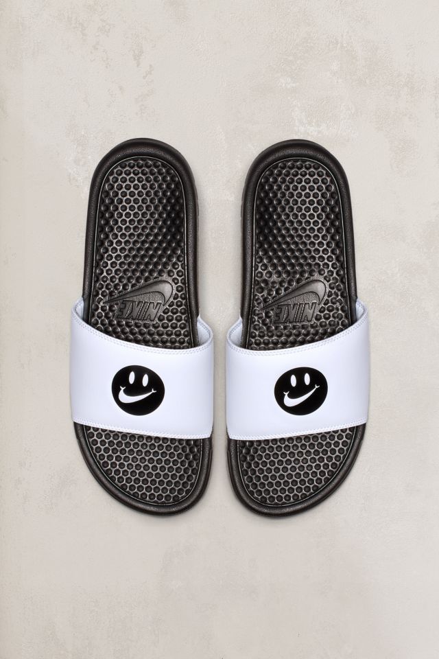 nike benassi slides near me