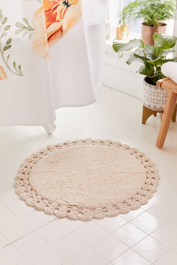 Slide View: 1: Round Crochet Trim Bath Mat