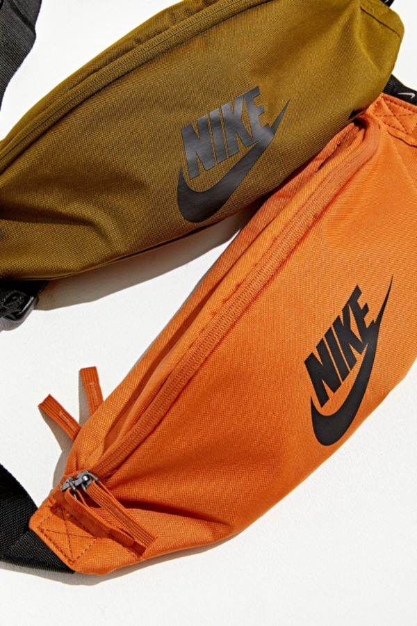 Nike Heritage Sling Bag | Urban Outfitters