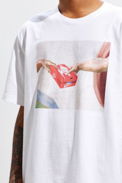 nike sportswear handoff tee