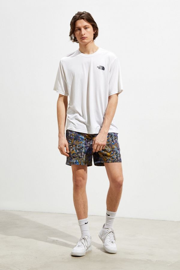 The North Face Lenticular Reaxion Tee | Urban Outfitters