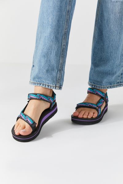 teva universal midform wedge sandal