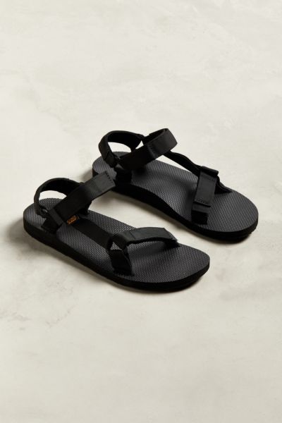 urban outfitters teva