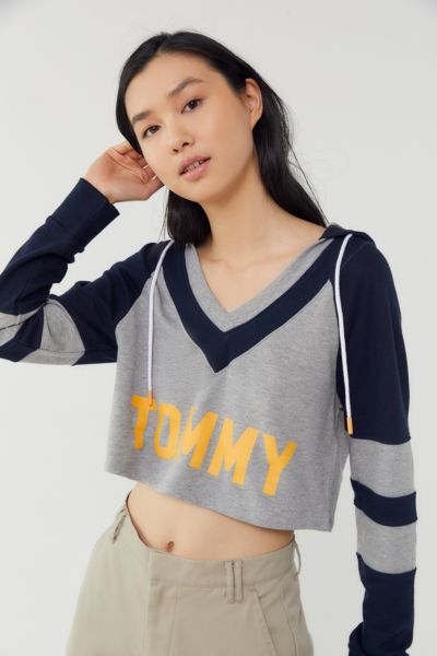 tommy hilfiger retro cropped hoodie