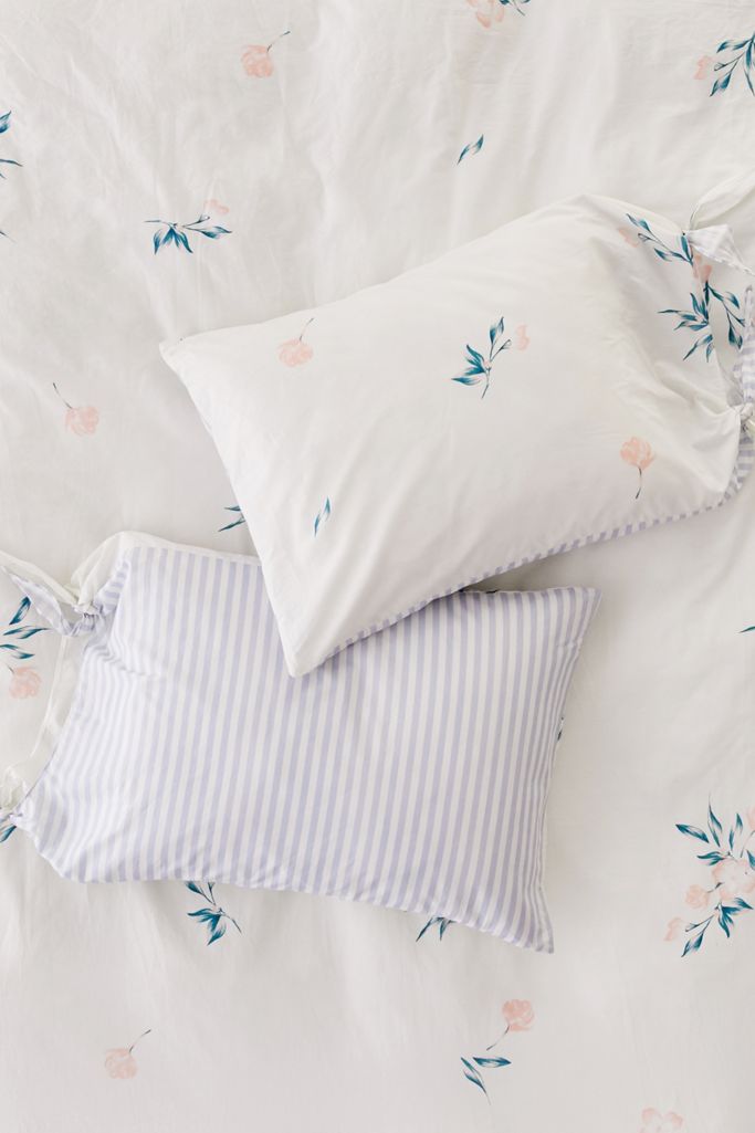 Meg Floral Knotted Pillowcase Set Urban Outfitters Canada