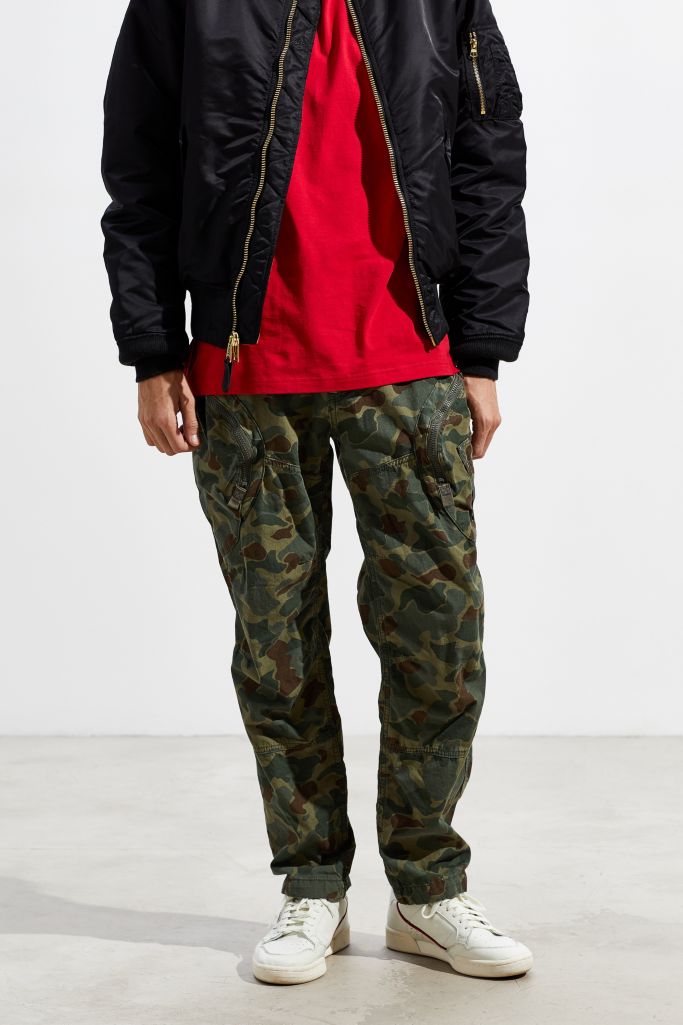urban outfitters camo cargo pants