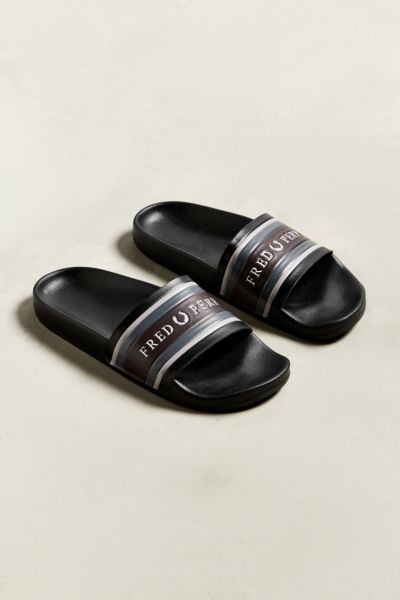 fred perry flip flops