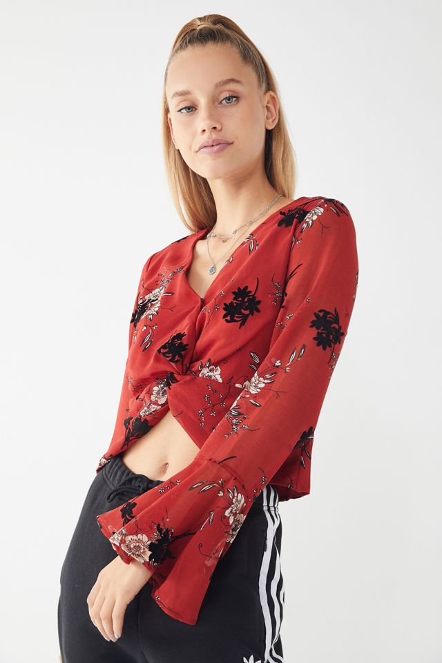 4SI3NNA Lucy TwistFront Cropped Top Urban Outfitters Canada