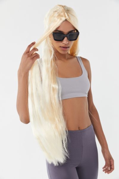 really long blonde wig