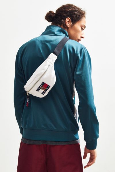 tommy jeans crest heritage sling bag