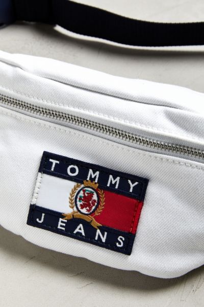 tommy jeans crest heritage sling bag