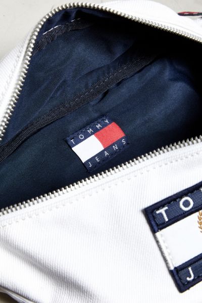 tommy jeans crest heritage sling bag